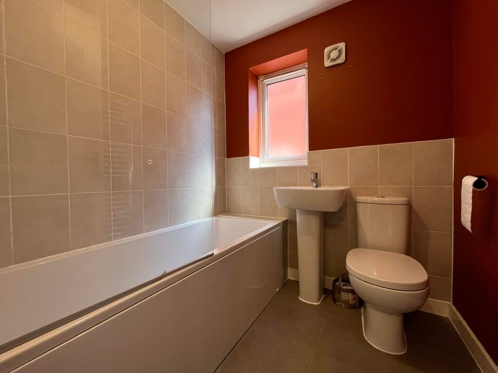 House Hartack Close in Test Valley