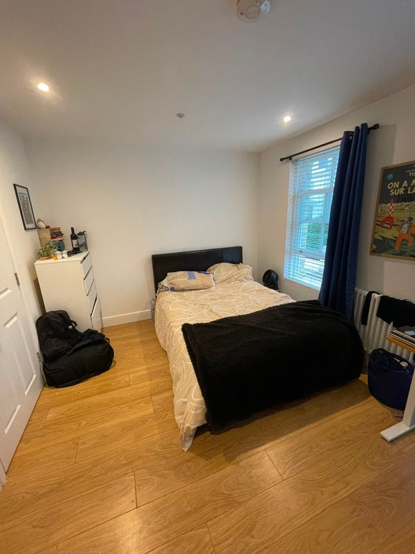Room Rectory Grove in Greater London