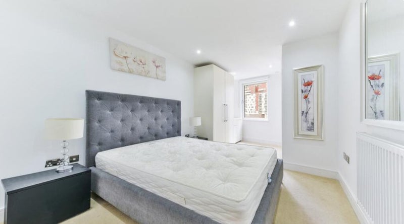 Room Eden Grove in Greater London