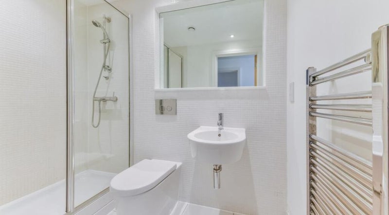 Room Eden Grove in Greater London