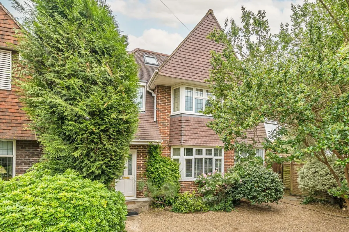 House Albion Road in Greater London