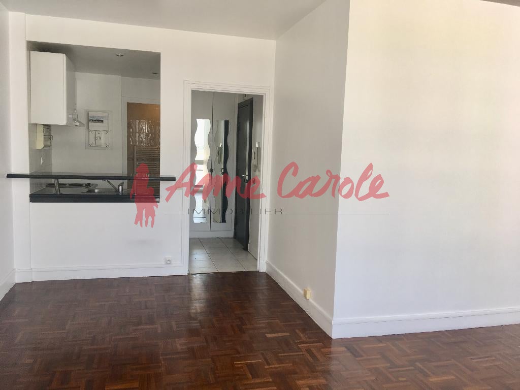 Flat Rue de Charonne in Paris