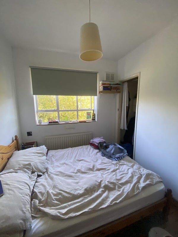Room Crossthwaite Avenue in Greater London