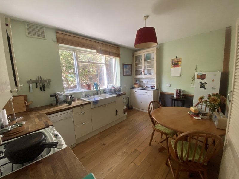 Room Crossthwaite Avenue in Greater London