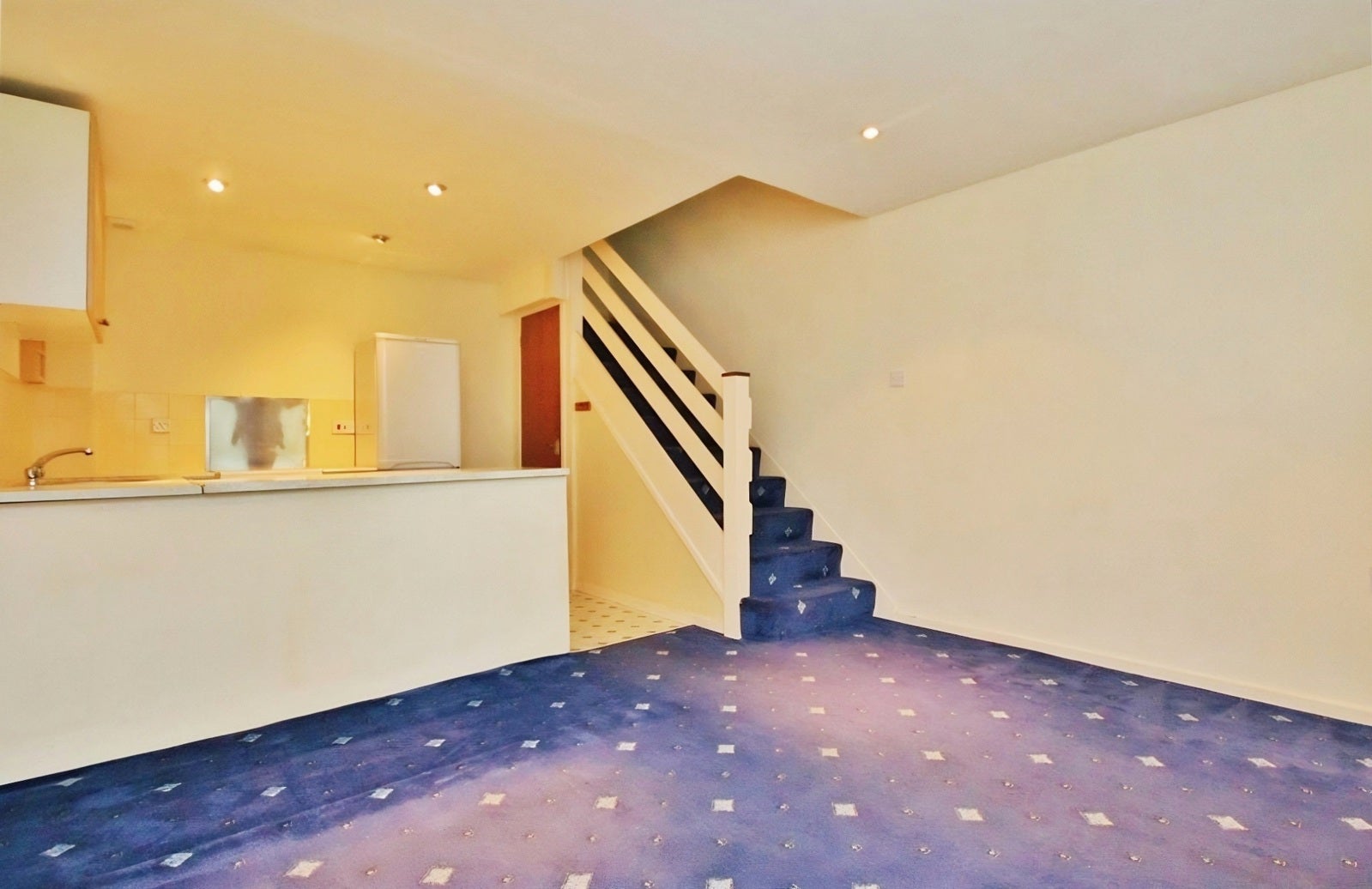 House Meadowbrook Close in Slough