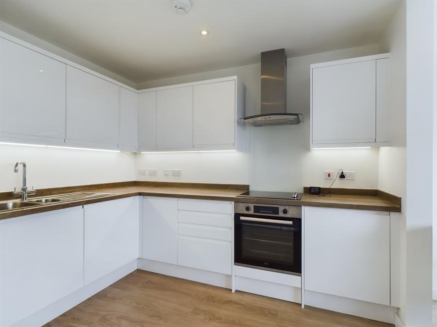 Flat Manorfield in Ashford