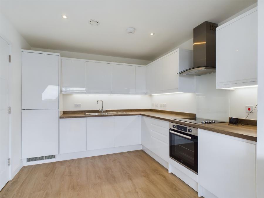 Flat Manorfield in Ashford