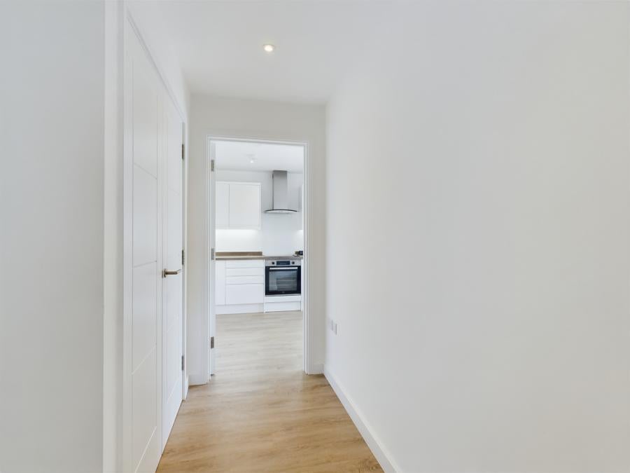 Flat Manorfield in Ashford
