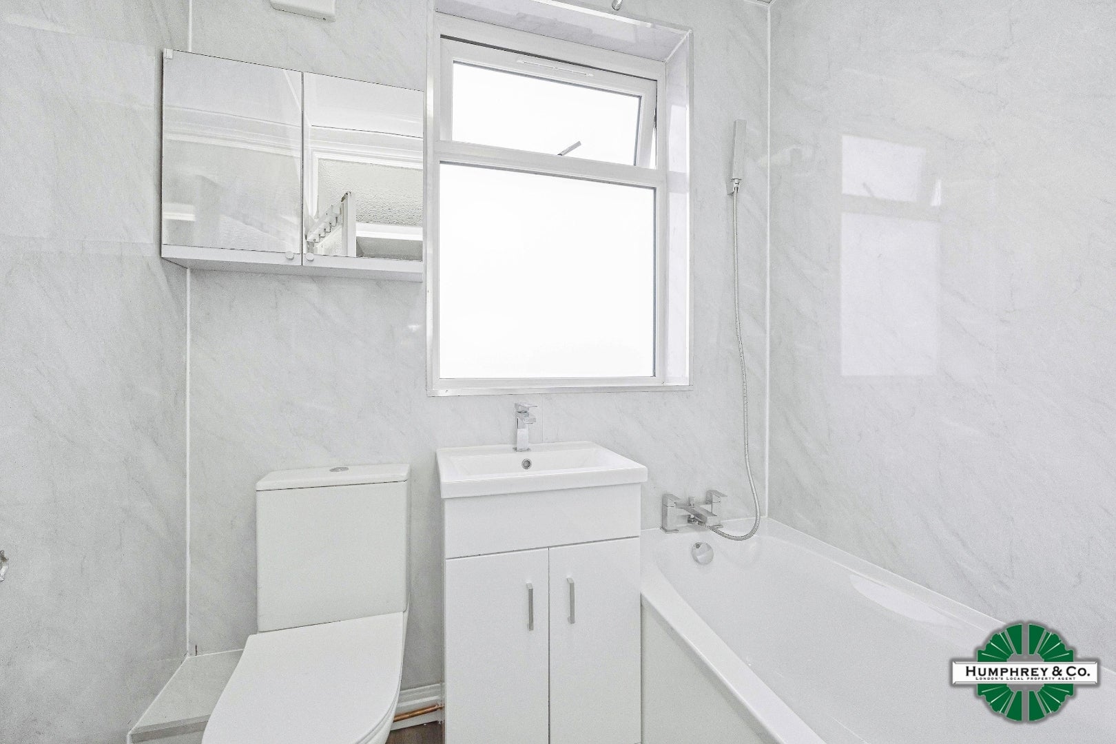 Flat Frinton Road in Greater London