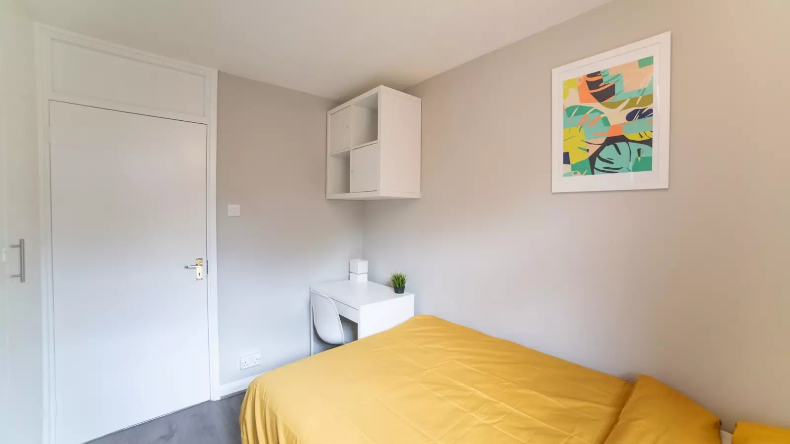 Flat Gough Walk in Greater London