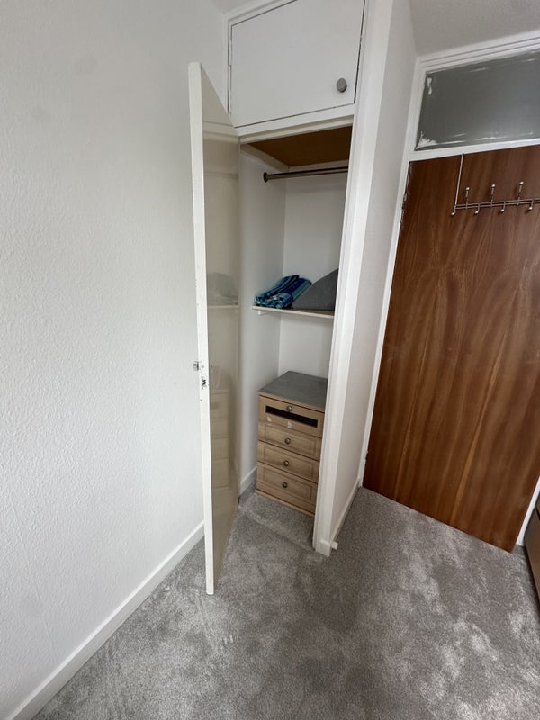 Room Woking Close in Greater London