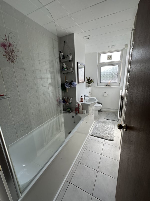 Room Woking Close in Greater London