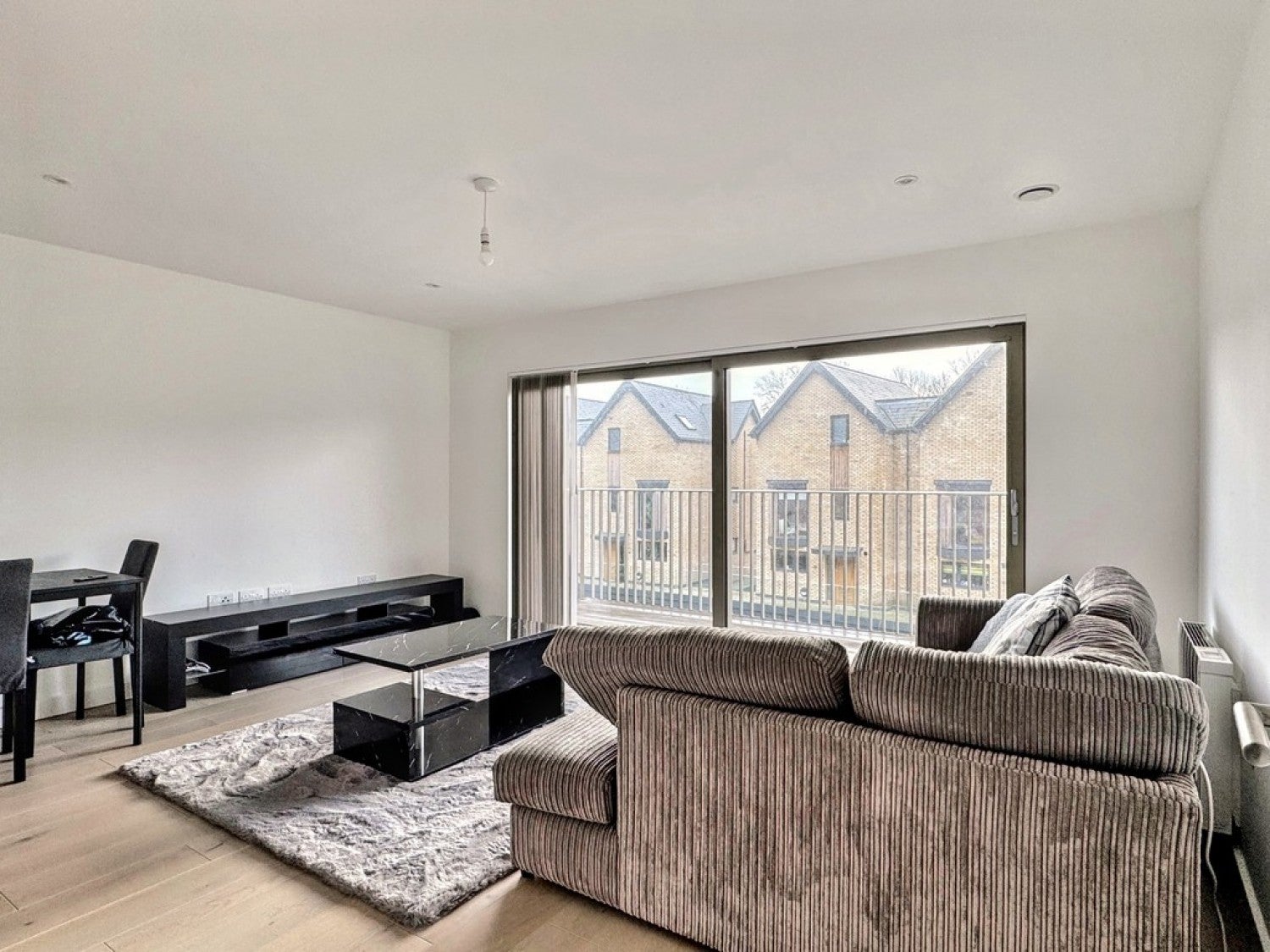 Flat Leacon Road in Ashford