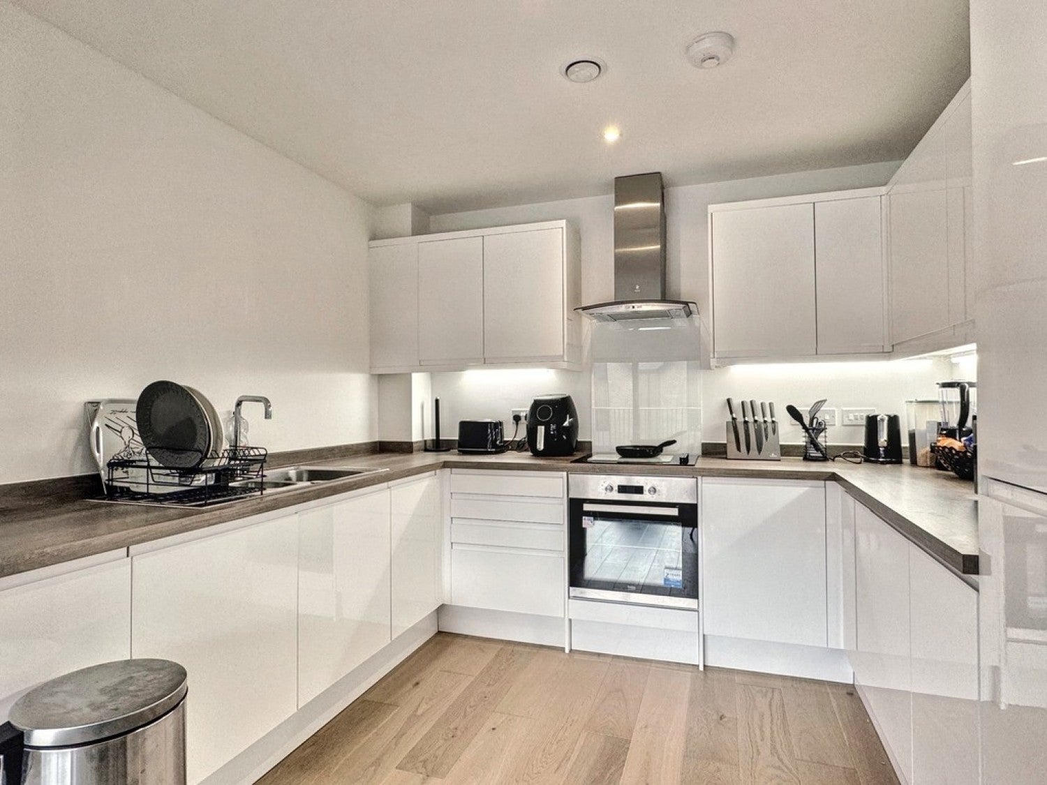 Flat Leacon Road in Ashford