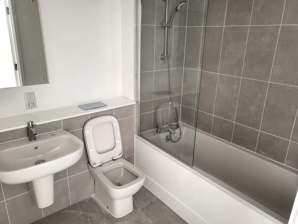 Flat Saxton Lane in Leeds
