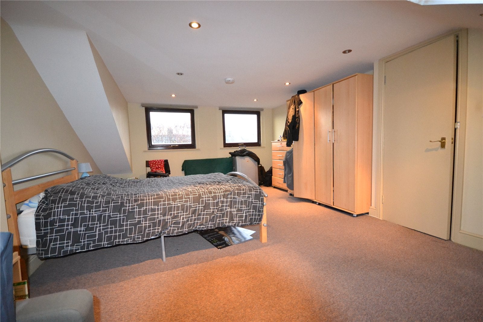 Flat Willesden Lane in Greater London
