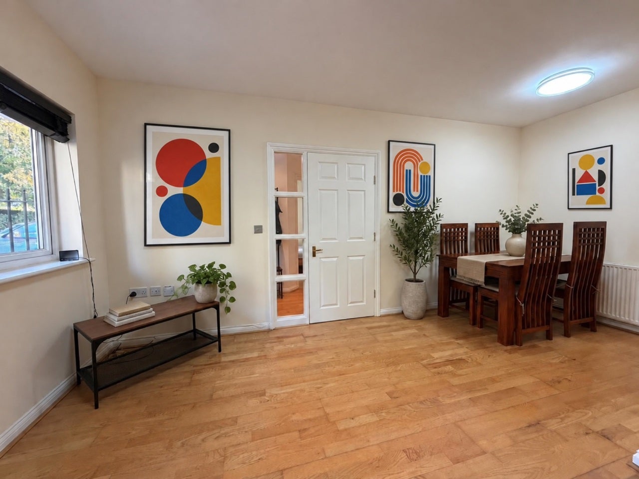 Flat Mellish Street in Greater London