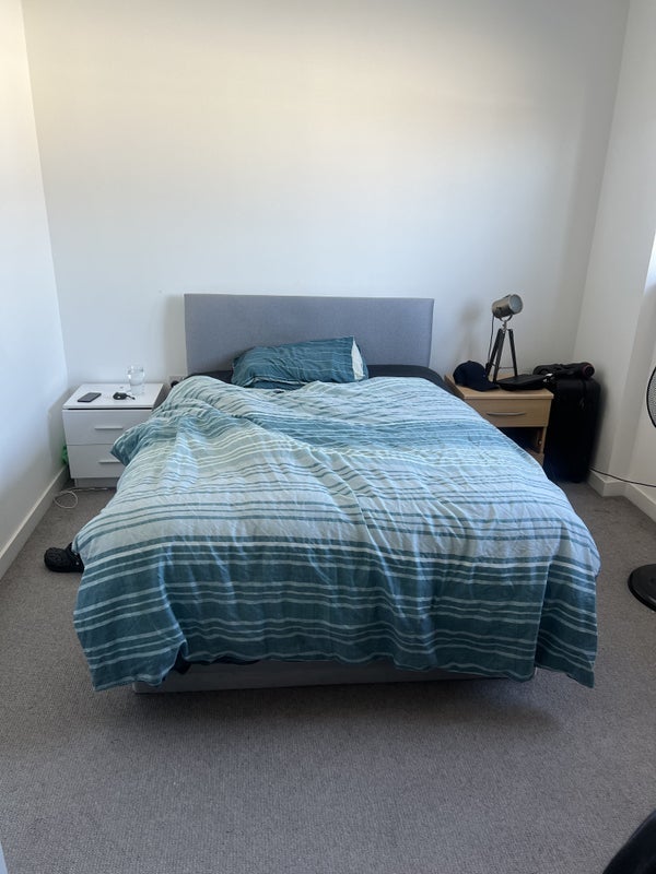 Room Armada Way in Greater London