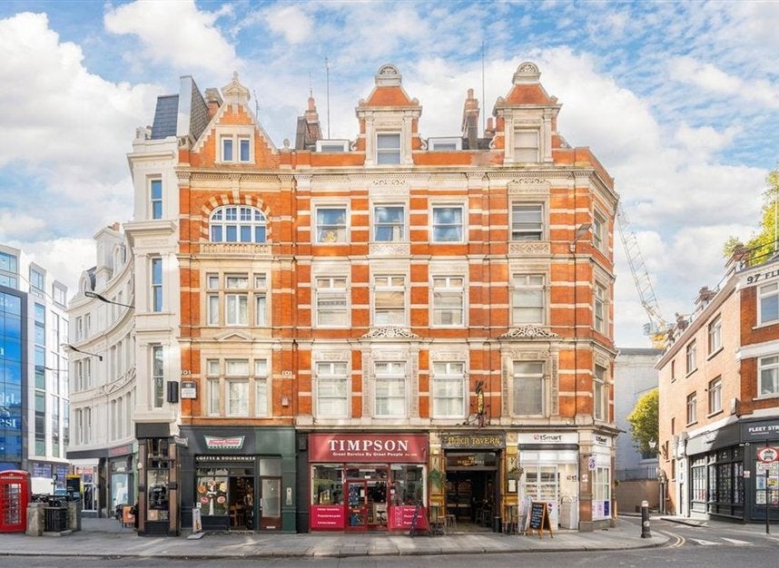 Flat Fleet Street in City of London