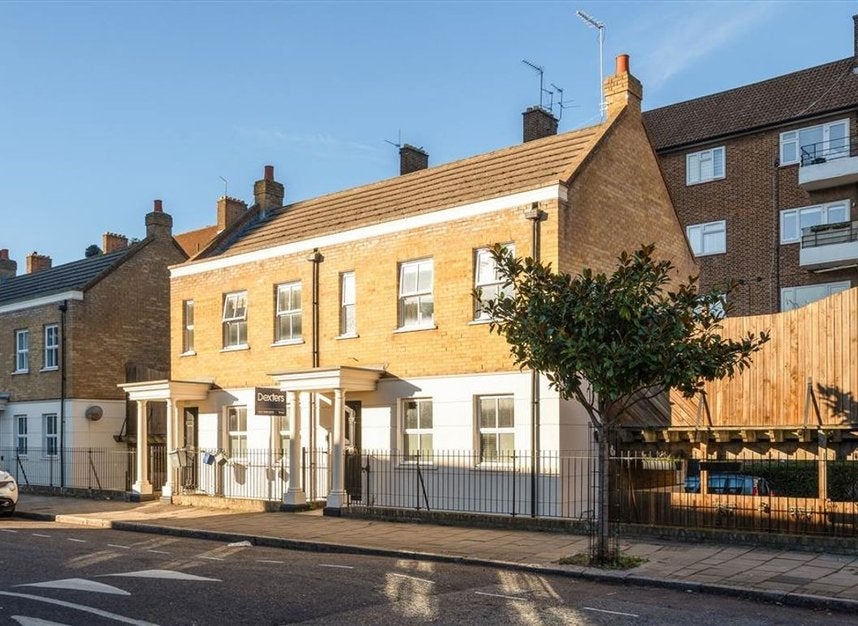 Flat Haberdasher Street in Greater London