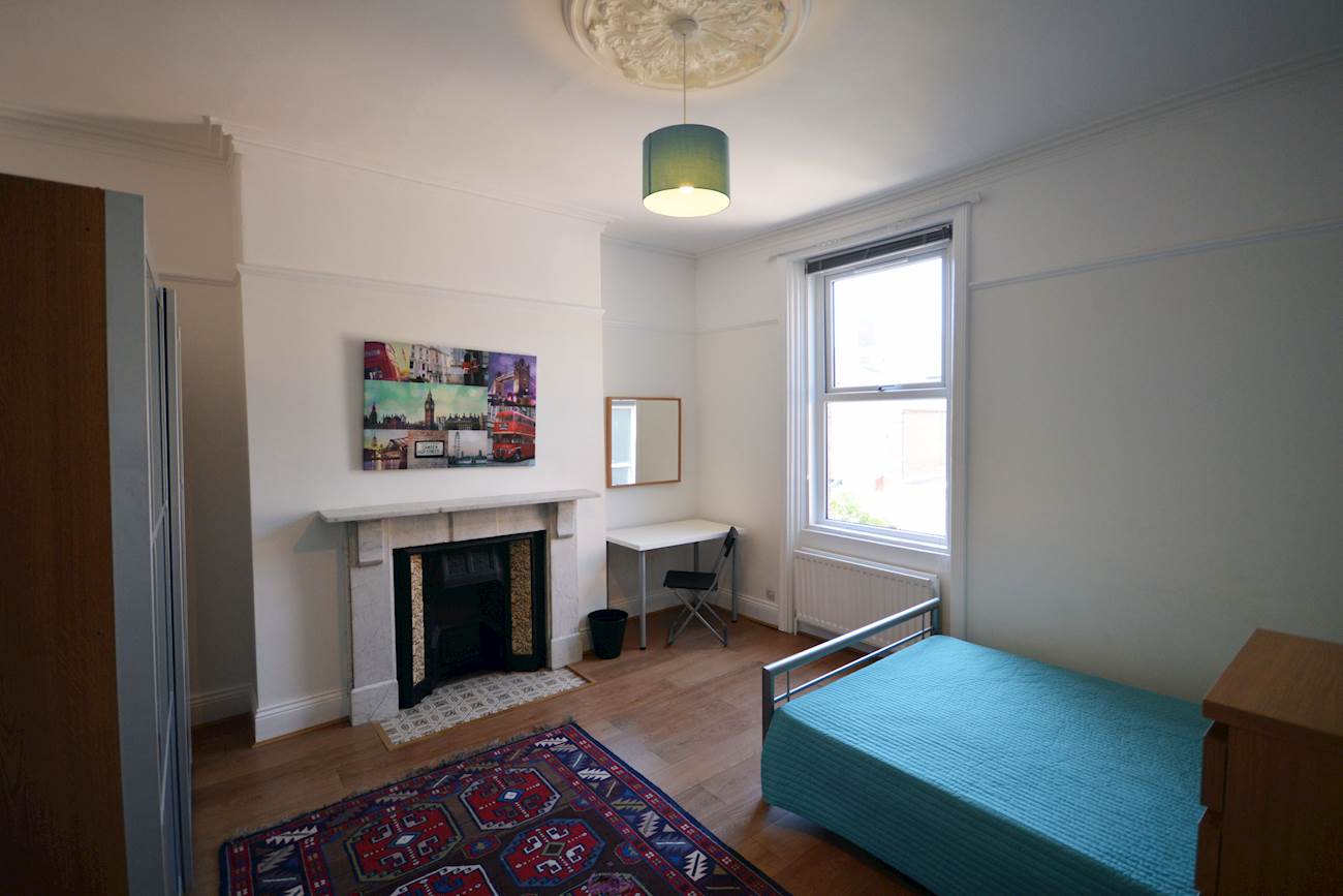 Room Thornleigh Road in Newcastle upon Tyne