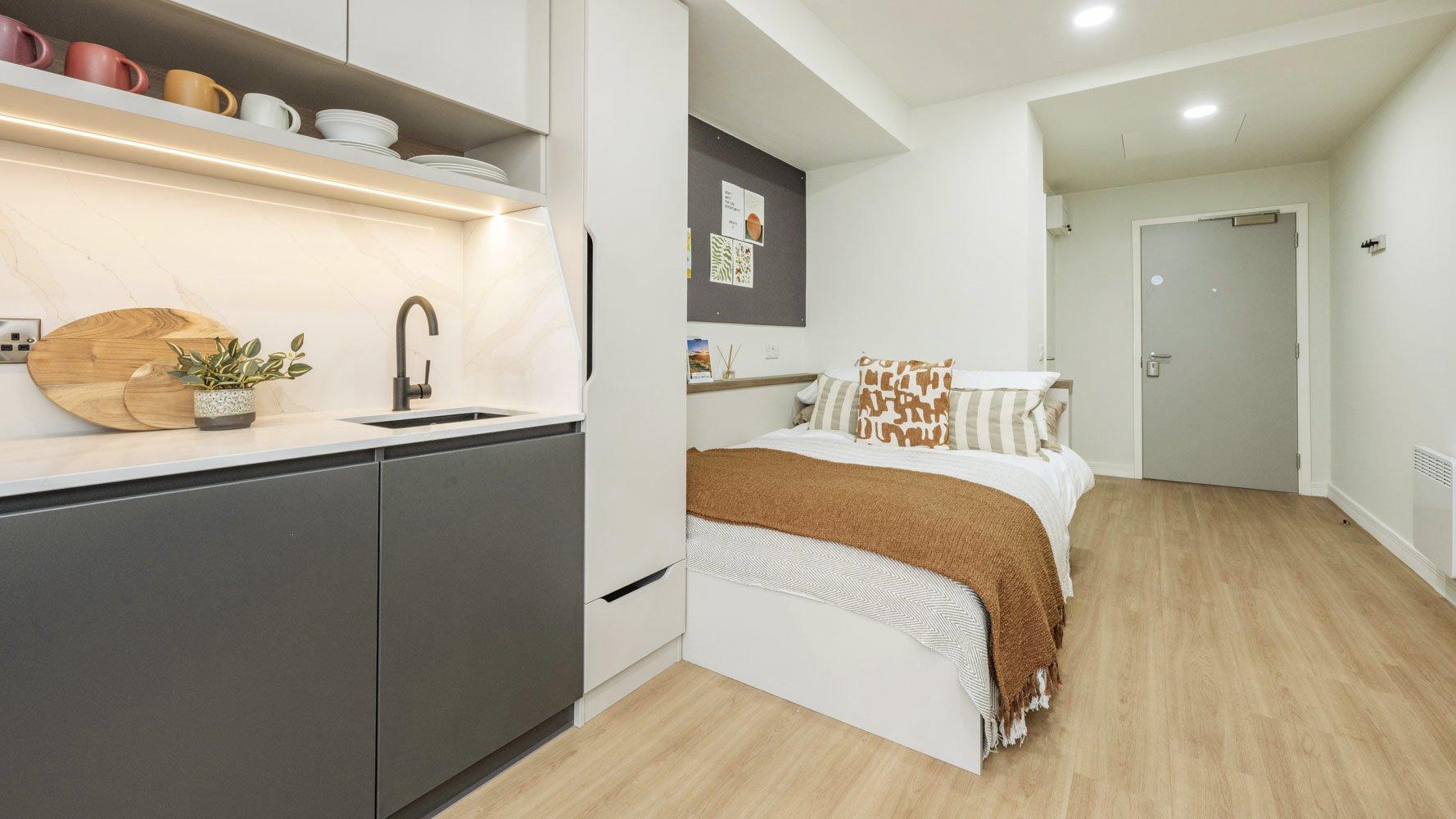 Room Renfield Street in Glasgow