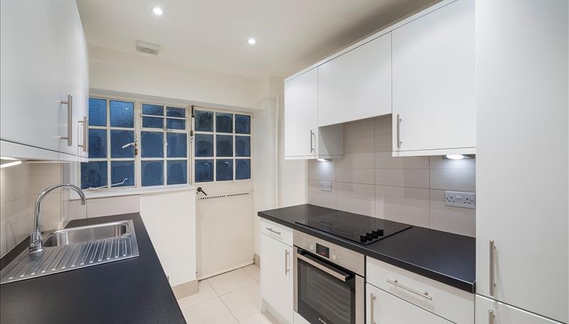 Flat Fulham Road in Greater London