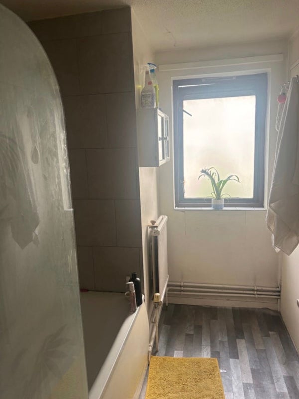 Room Maysoule Road in Greater London