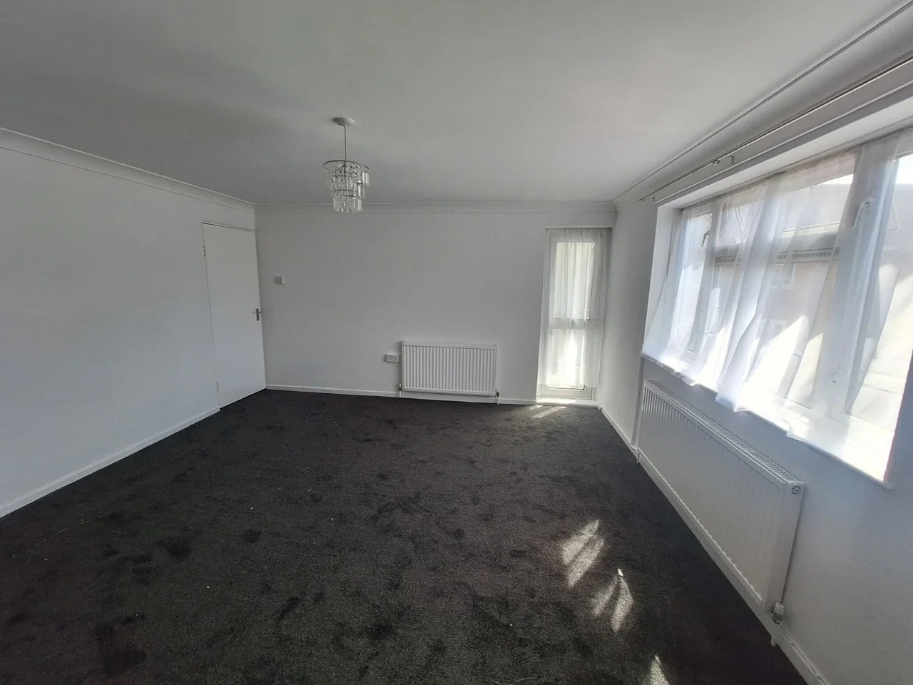 Flat Couchmore Avenue in Greater London