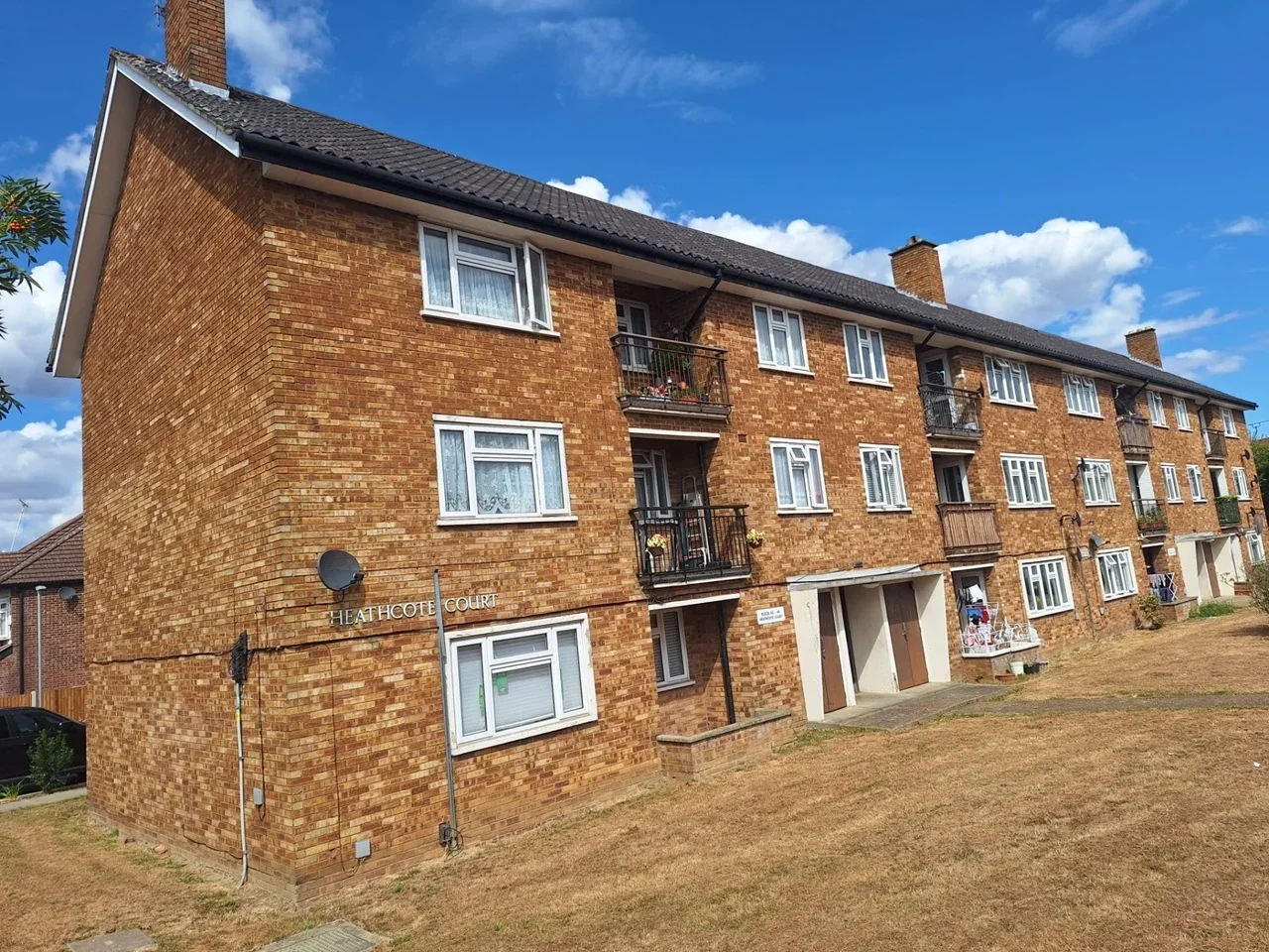 Flat Couchmore Avenue in Greater London
