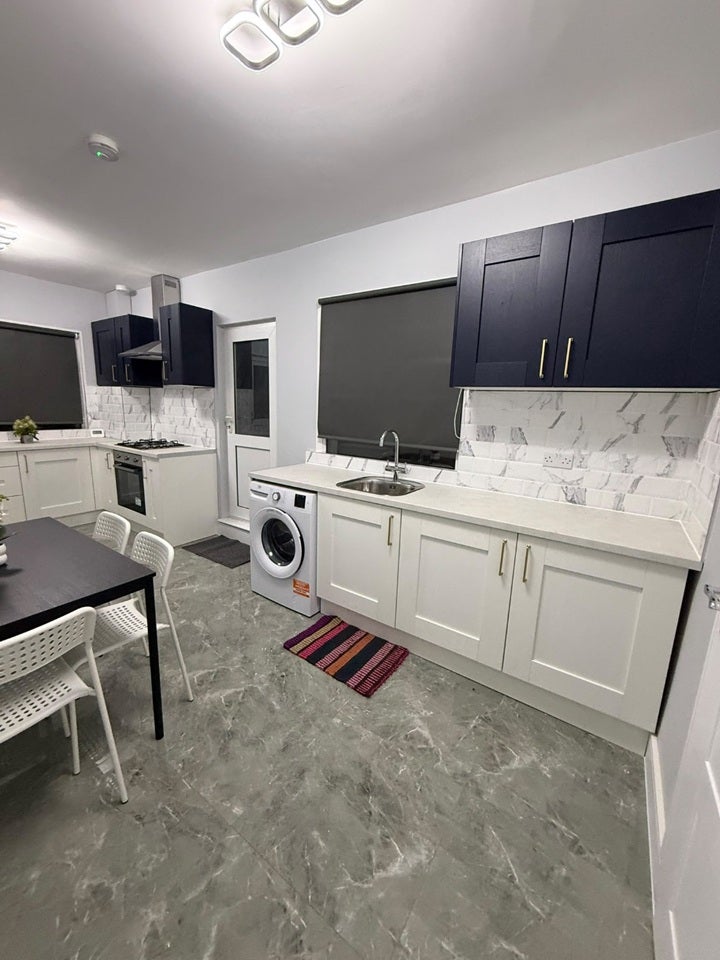 Room Holmewood Road in Greater London