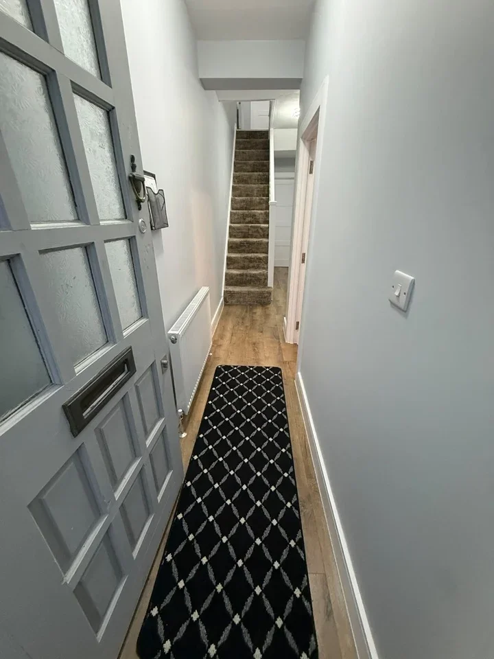 Room Holmewood Road in Greater London