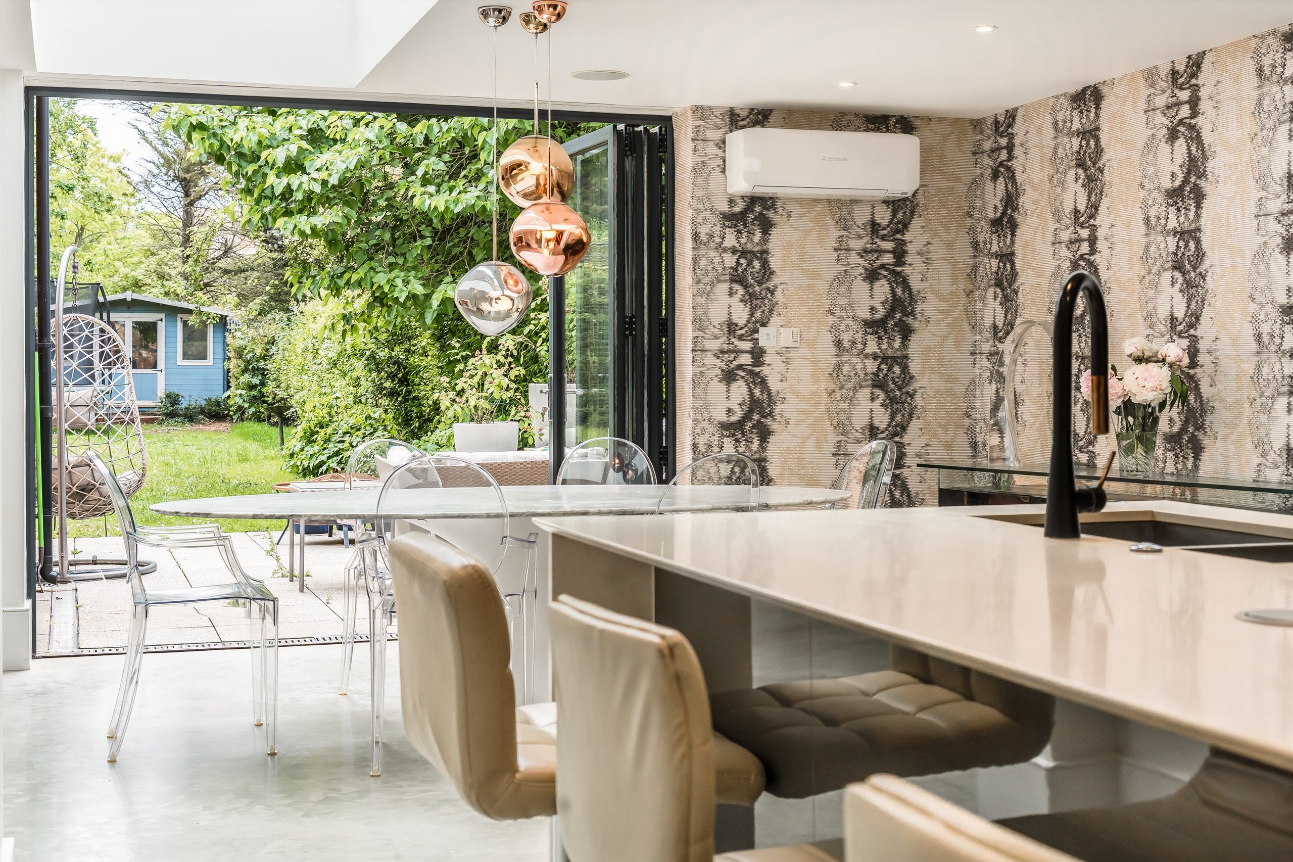 House Walm Lane in Greater London