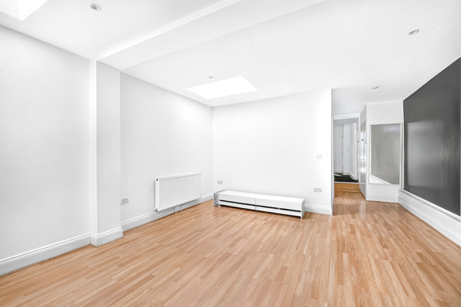 Flat Furley Road in Greater London