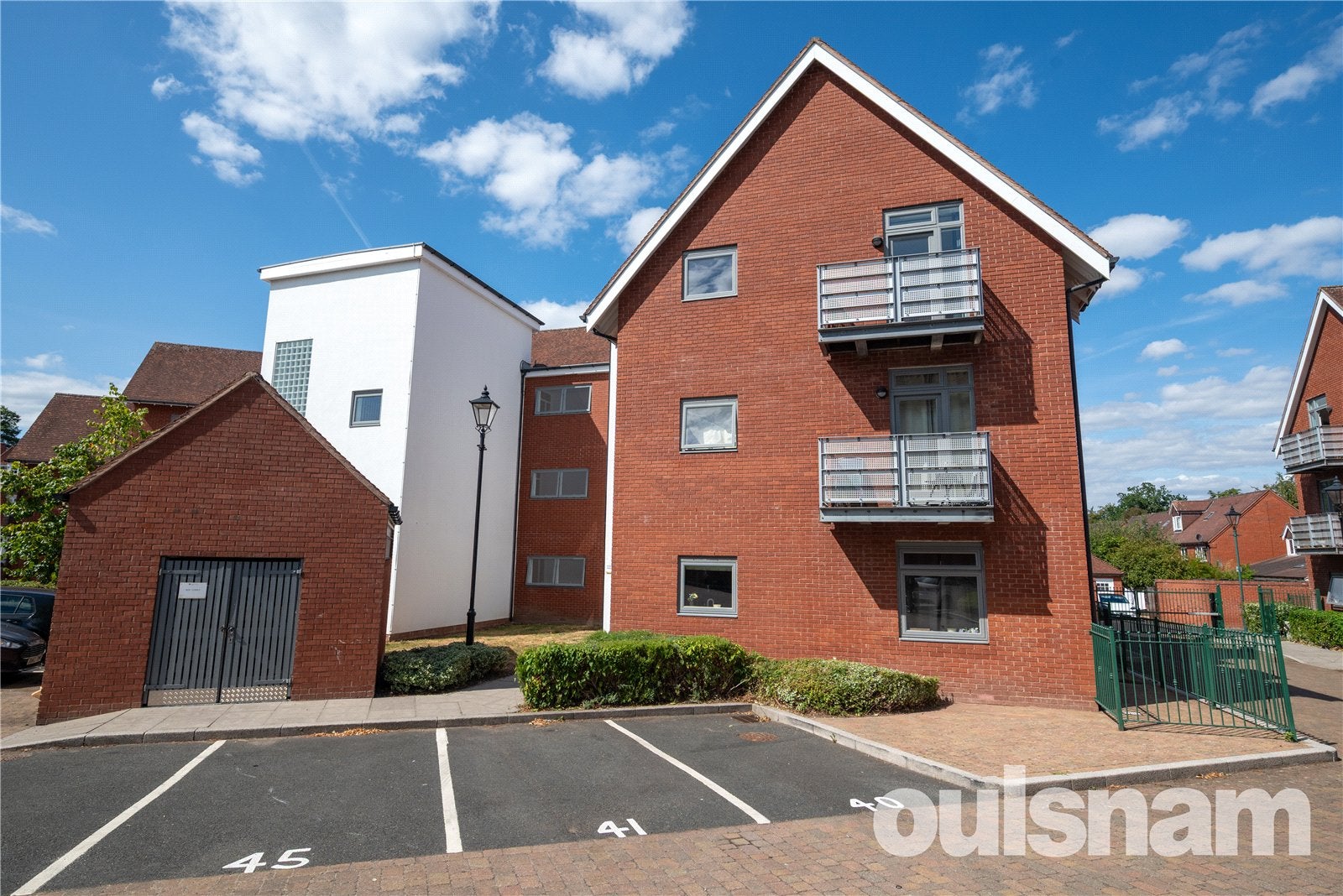 Flat Griffin Close in Birmingham