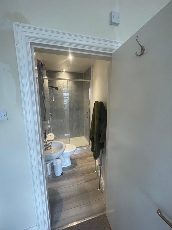 Room Zetland Road in Bristol