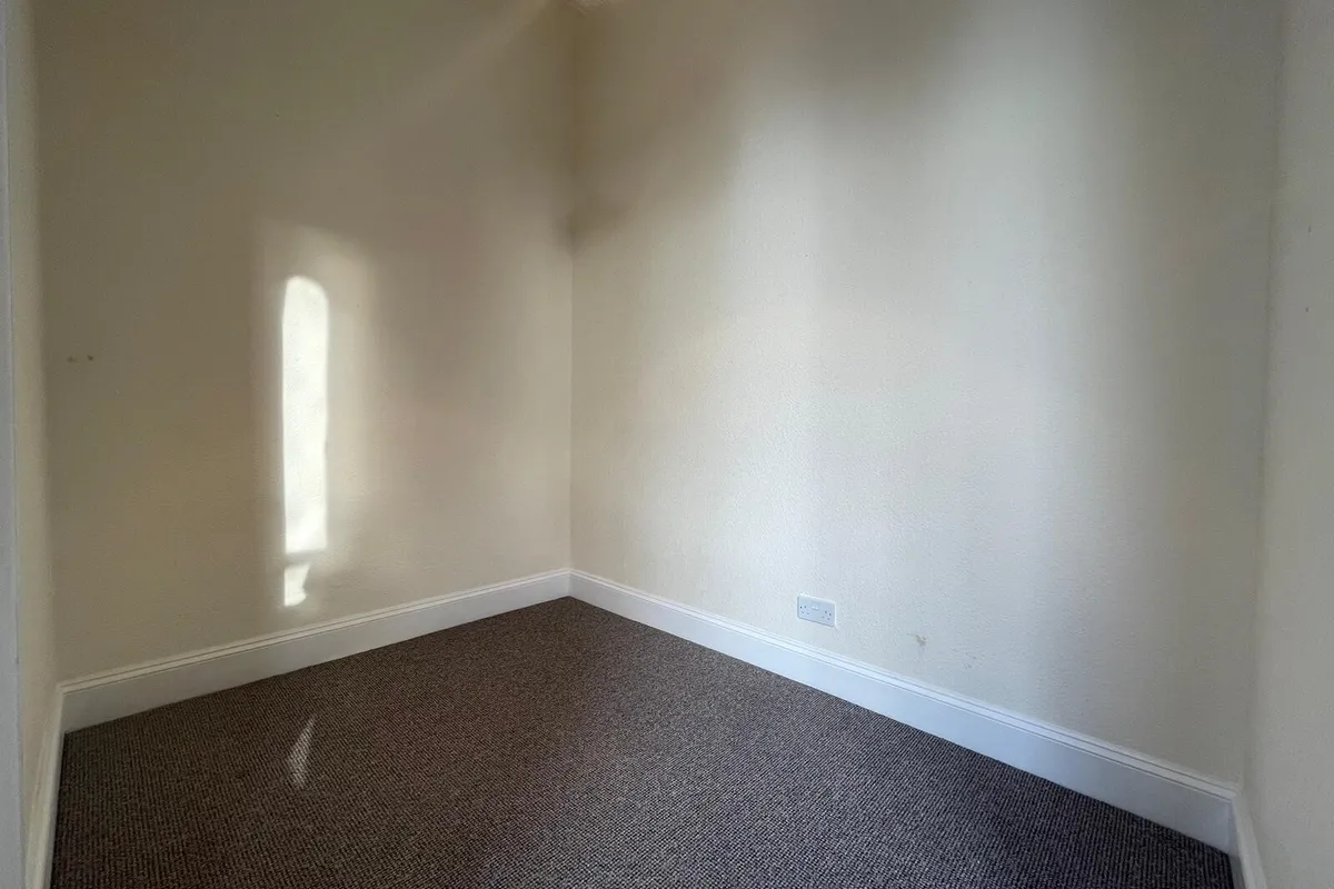 Flat Oakfield Road in Bristol