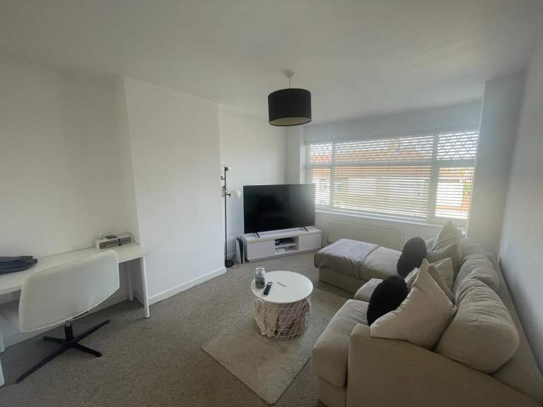 Flat Savoy Road in Bristol