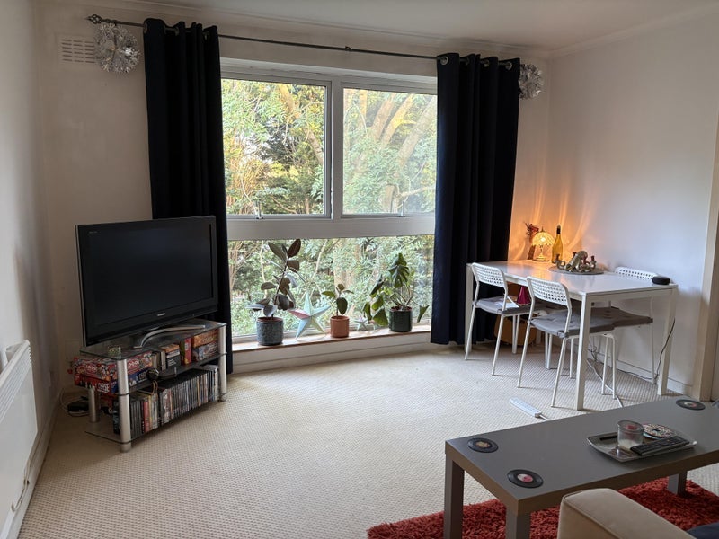 Room Millgate Lane in Manchester