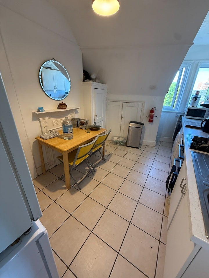 Room Ewell Road in Greater London