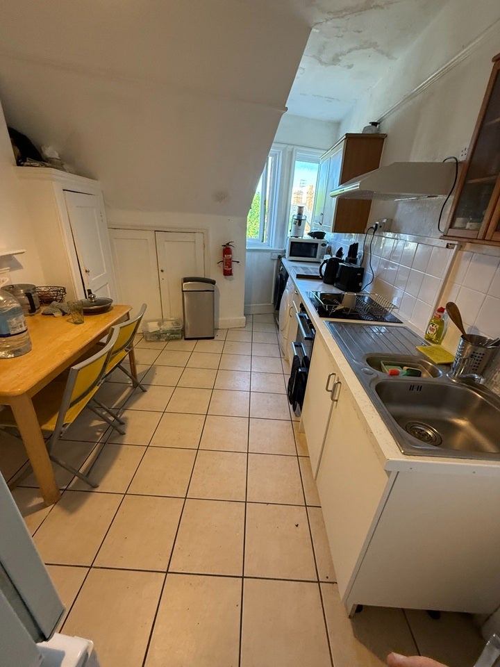 Room Ewell Road in Greater London
