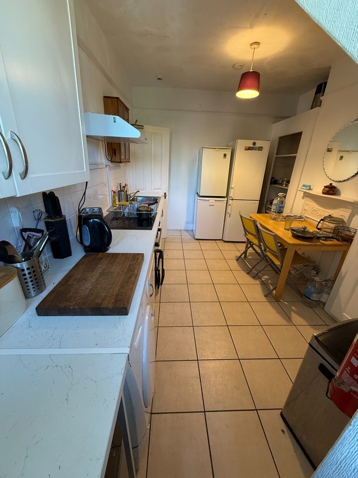 Room Ewell Road in Greater London