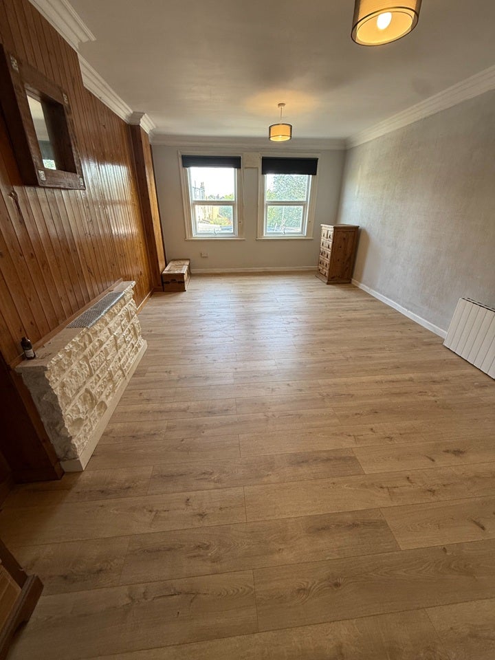 Room Ewell Road in Greater London