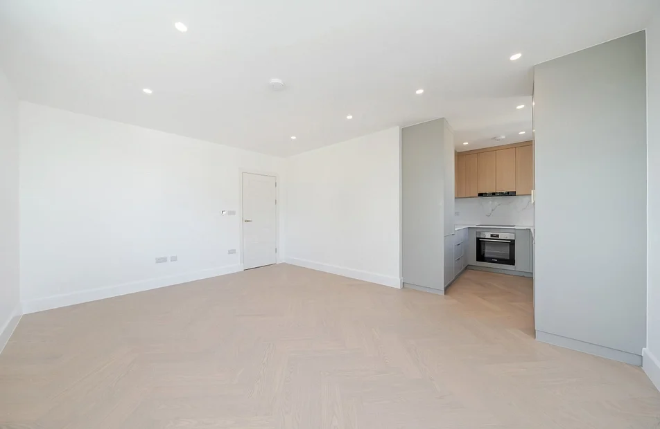 Flat Pitt Crescent in Greater London