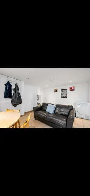 Flat Wilderton Road in Greater London