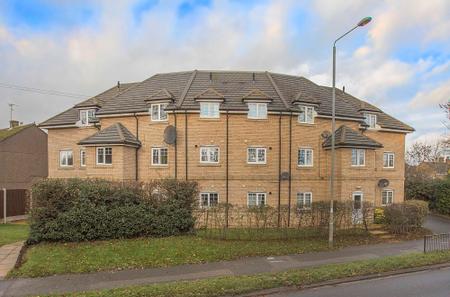 Flat Oakley Road in Corby