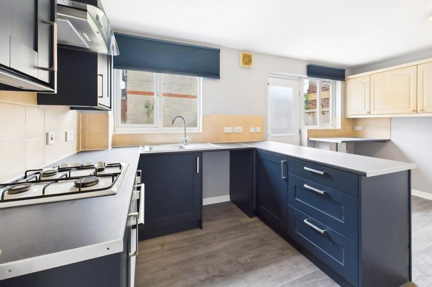 Room Beck Close in Bristol