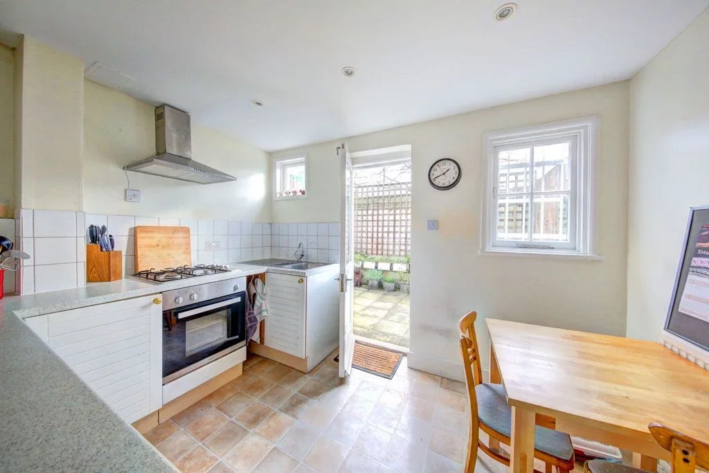 Flat Denton Street in Greater London