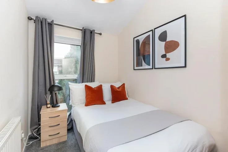 House Maxey Road in Greater London