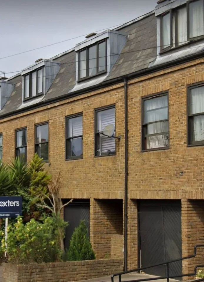 House Haldane Road in Greater London